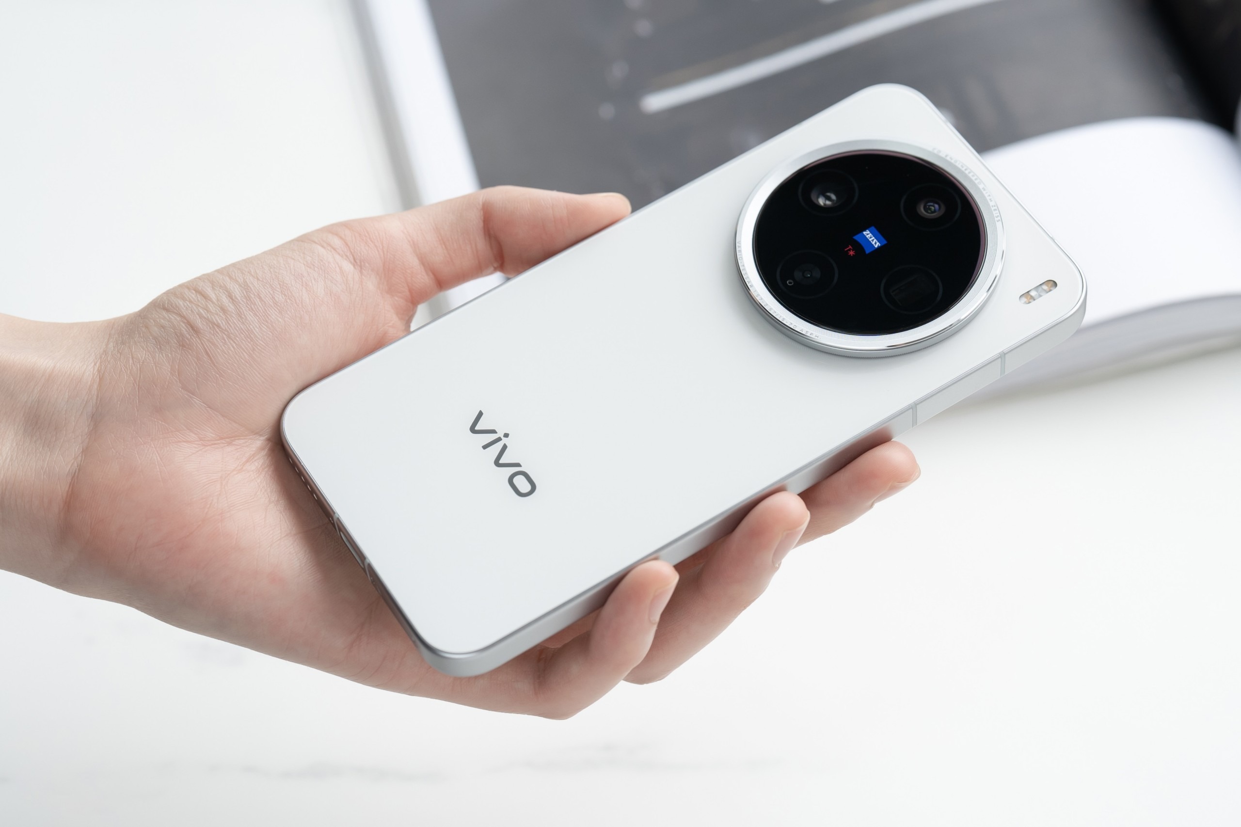vivo-x200-pro-mini-vopmart-thiet-ke-2